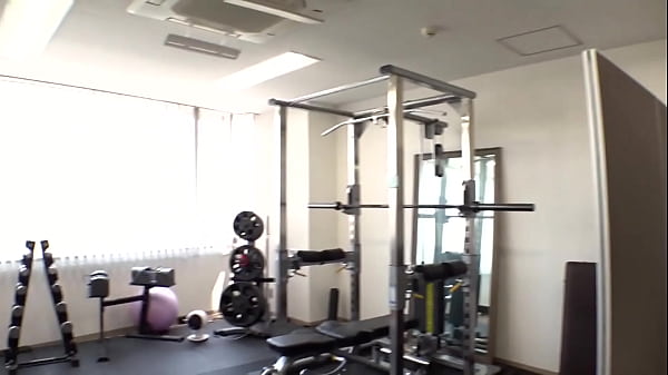 part1 【Z世代のエロ過ぎる美巨尻】筋トレ大好き意識高めなサバサバ系JD登場!!プロテインよりも精子を飲むことでタンパク質を補給するドスケベ女子wwトルネードフェラで●りヌき休む暇ないおかわり射精wwぷるぷる美尻を揺らしながらチ●ポの快楽に溺れてイキ狂う!!カオス乱交9発射ww訳アリZ世代.20 めい